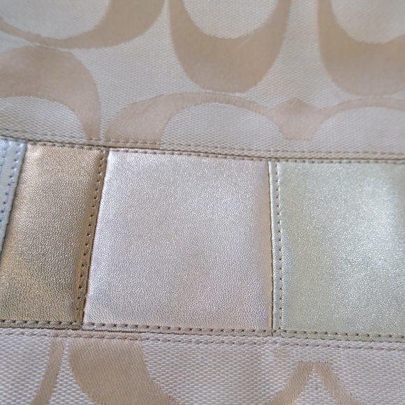 Coach Bag - Picture 4 of 12